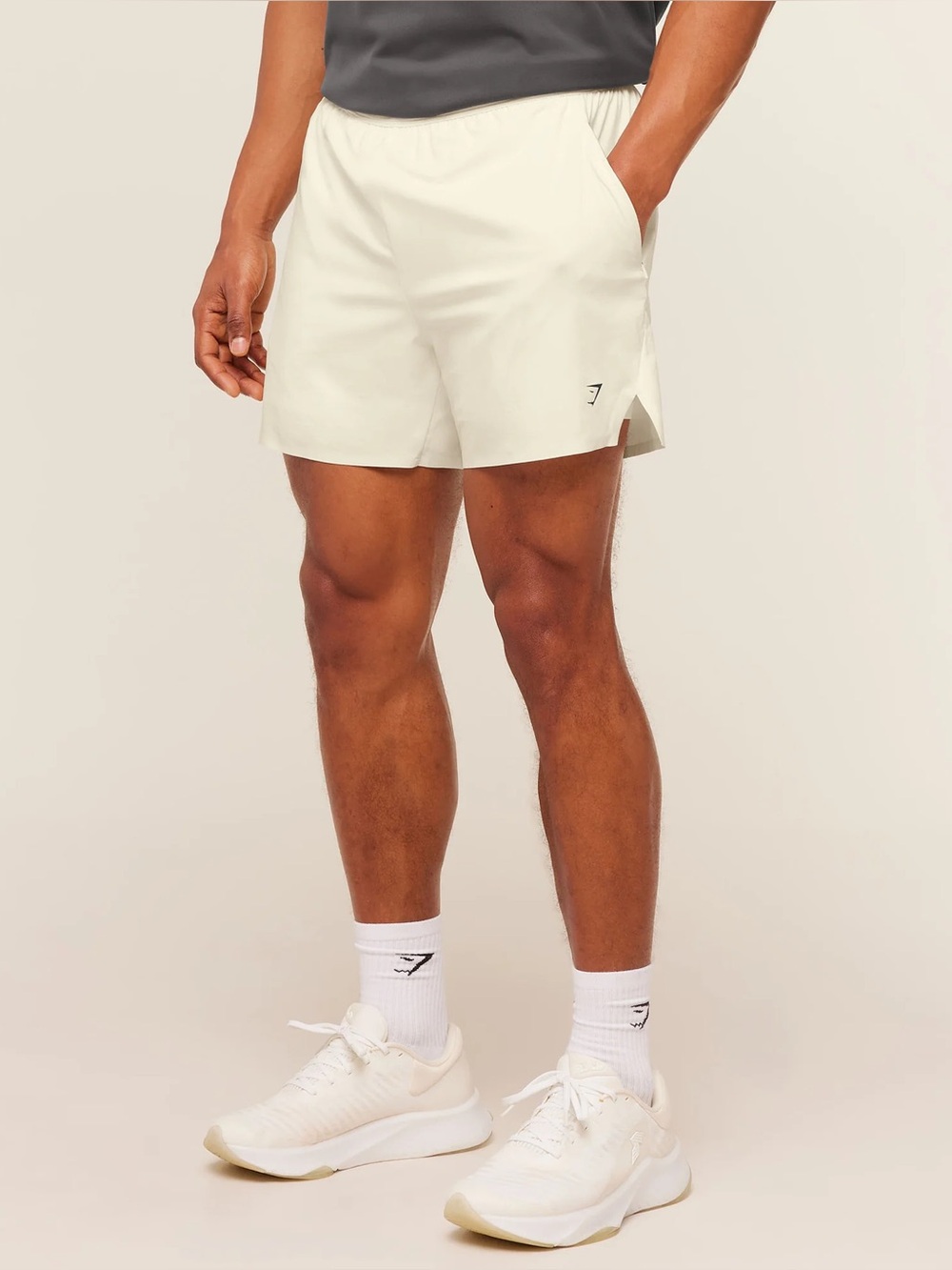Gymshark Evolve 5” Shorts White Size M – New